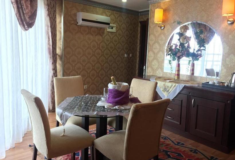 בית מלון כפרי Club Rose Bay