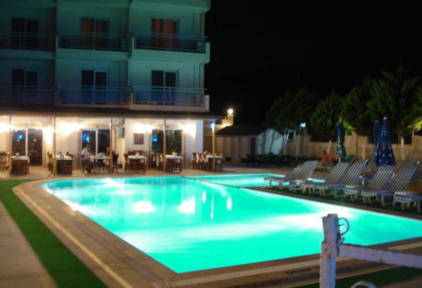 בית מלון כפרי Club Rose Bay