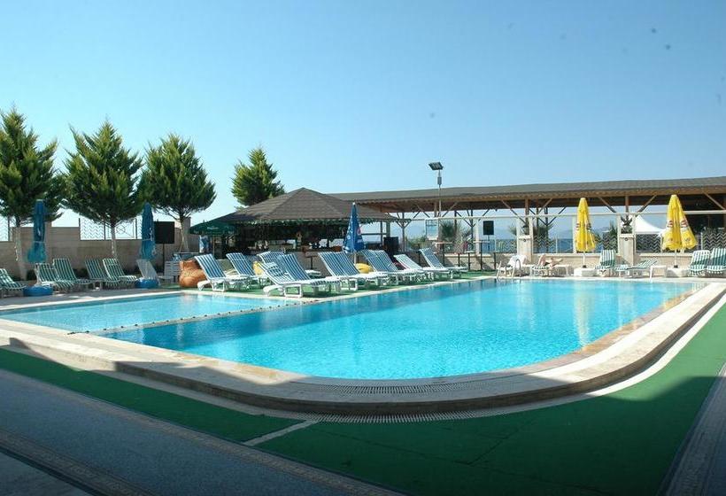 בית מלון כפרי Club Rose Bay