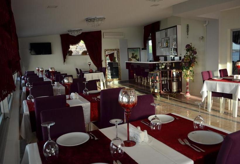 בית מלון כפרי Club Rose Bay