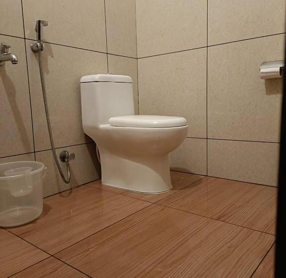 Отель Ebenezer Plaza