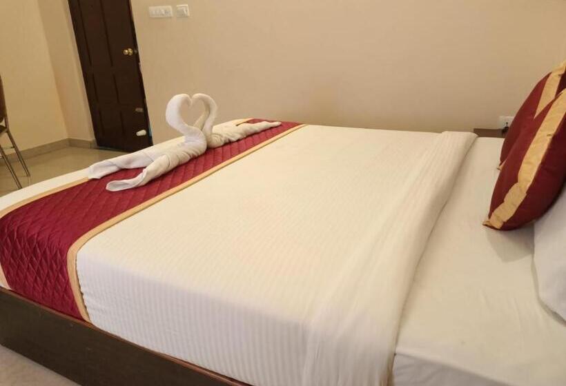 Отель Ebenezer Plaza