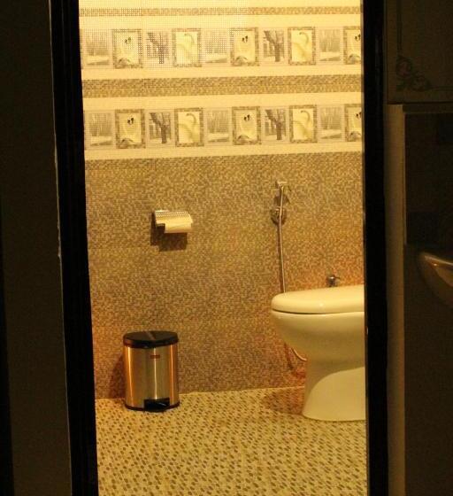 Отель Ebenezer Plaza