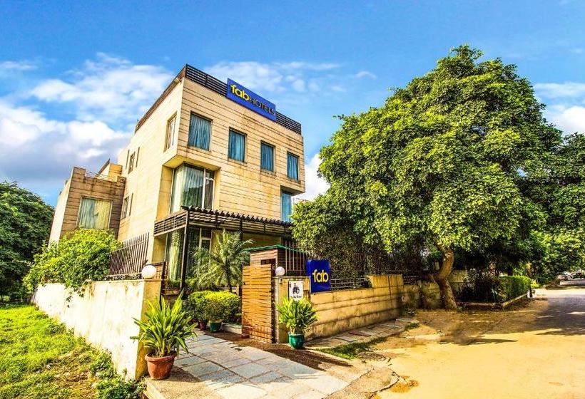 Отель Fab Raj Darbar Iffco