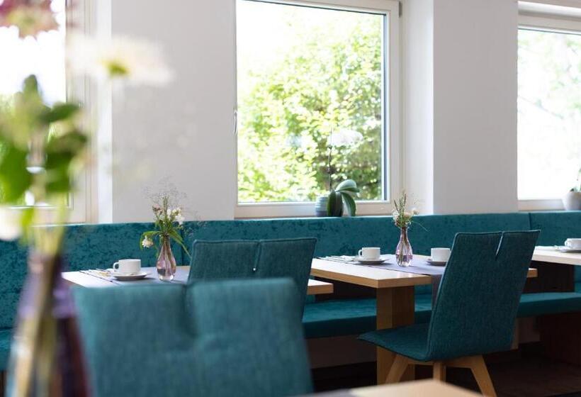 Отель Garni Juval