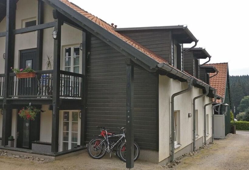 호텔 Garni Und Gaststätte Zum Holzfäller