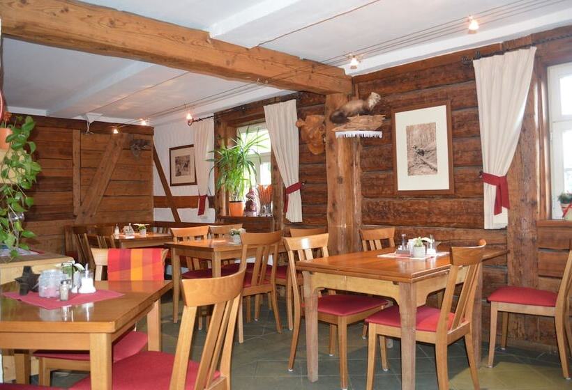 호텔 Garni Und Gaststätte Zum Holzfäller