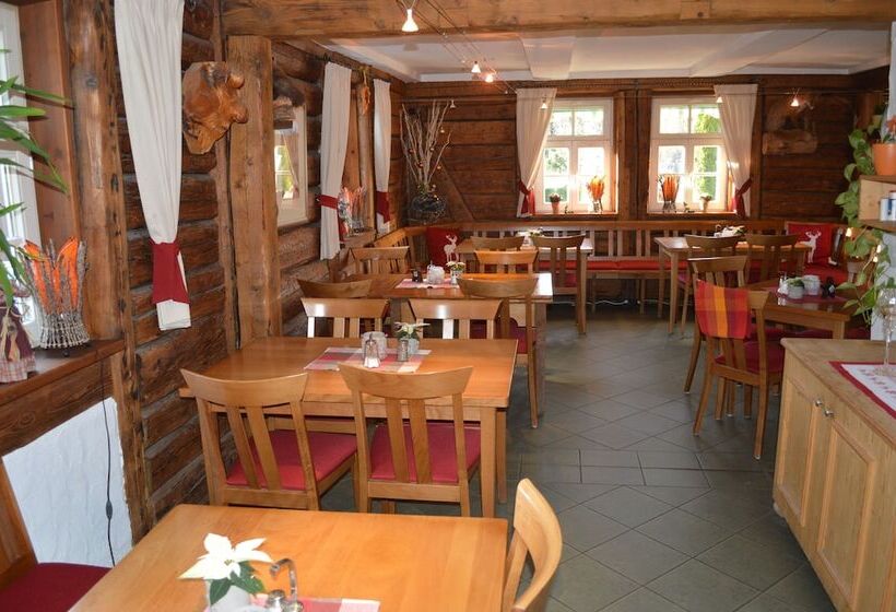 호텔 Garni Und Gaststätte Zum Holzfäller