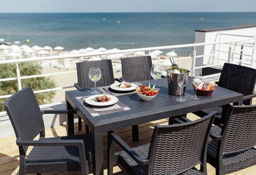 هتل Goodzone Club