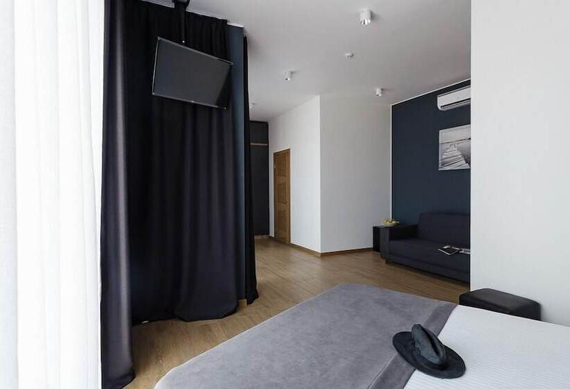 هتل Goodzone Club