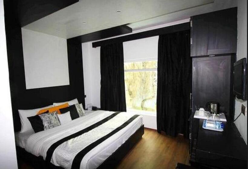 Hotel Green Leaf Srinagar