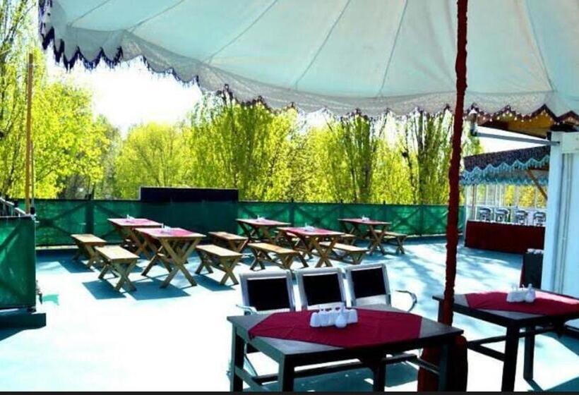 Hotel Green Leaf Srinagar