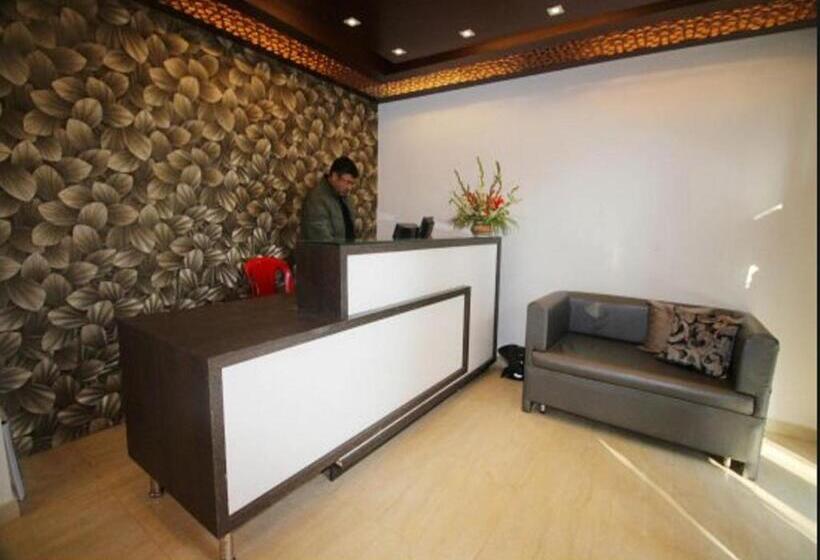 Hotel Green Leaf Srinagar