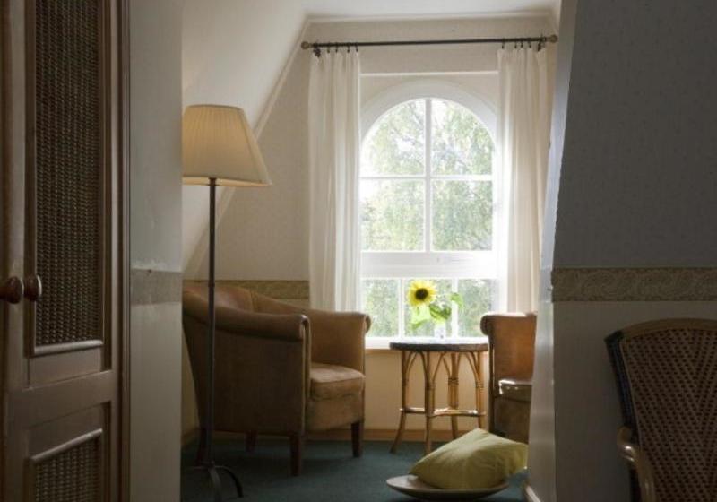 Отель Hiddensee Hitthim