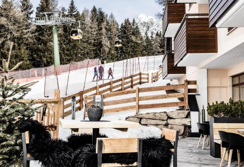 酒店 Josef Mountain Resort