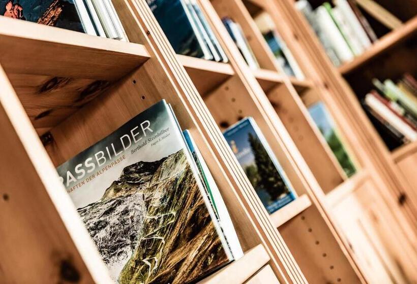 酒店 Josef Mountain Resort