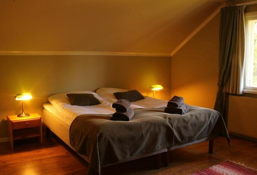 Kartanohotelli Karhulan Hovi