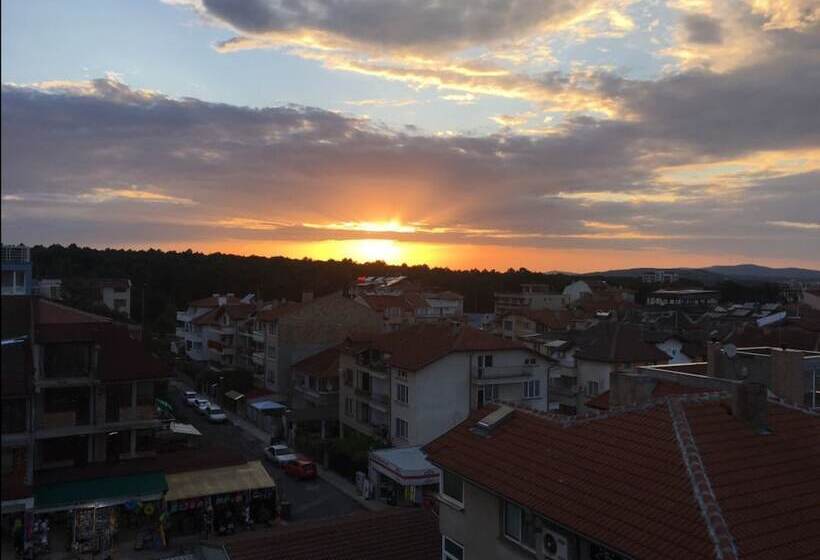 בית מלון כפרי Kiten Beach