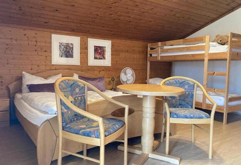 فندق B&b Pension Karlsdorfer Hof