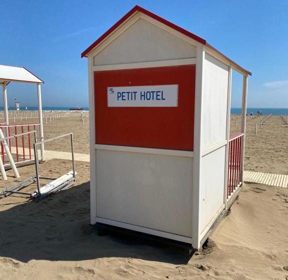 ホテル Petit