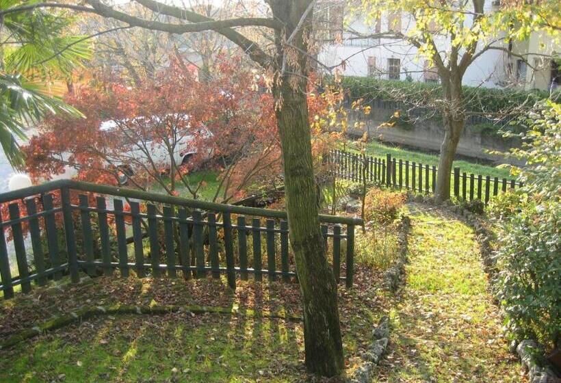 בית מלון כפרי Pizzeria Ristorante Al Leone