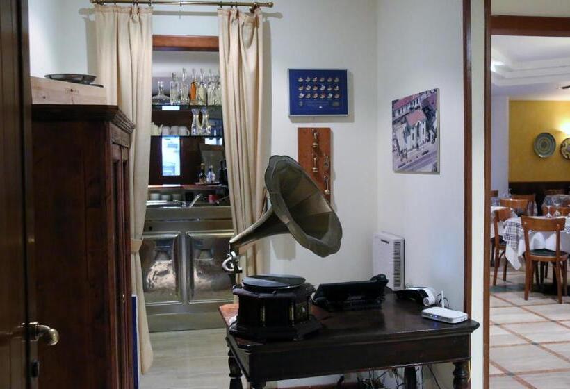Отель Ristorante Regina