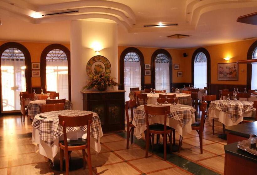 Отель Ristorante Regina