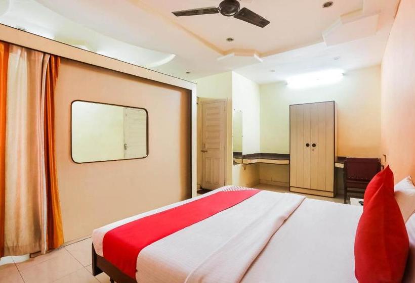 בית מלון כפרי Sai Priyanka Comfort Inn