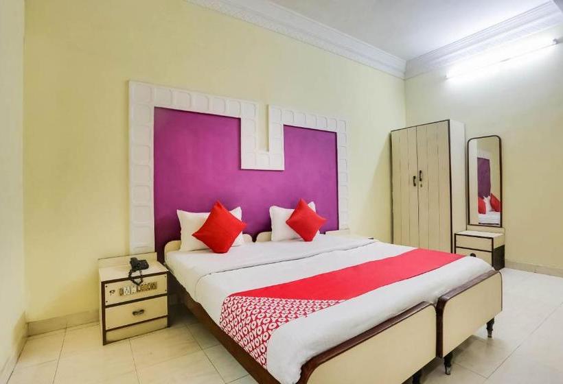 בית מלון כפרי Sai Priyanka Comfort Inn