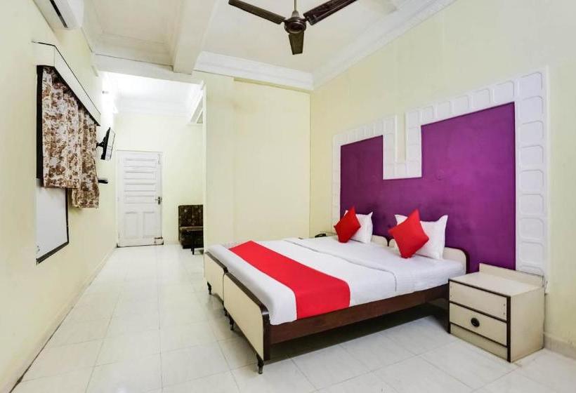 בית מלון כפרי Sai Priyanka Comfort Inn