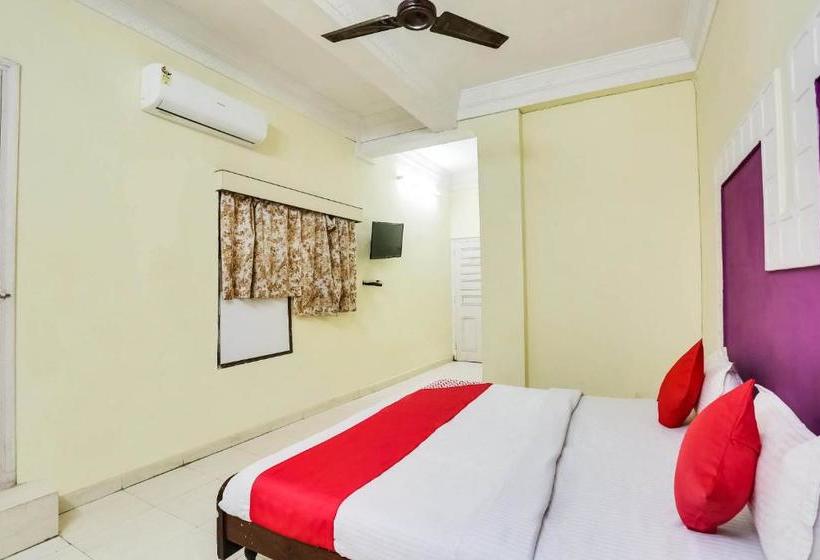 בית מלון כפרי Sai Priyanka Comfort Inn