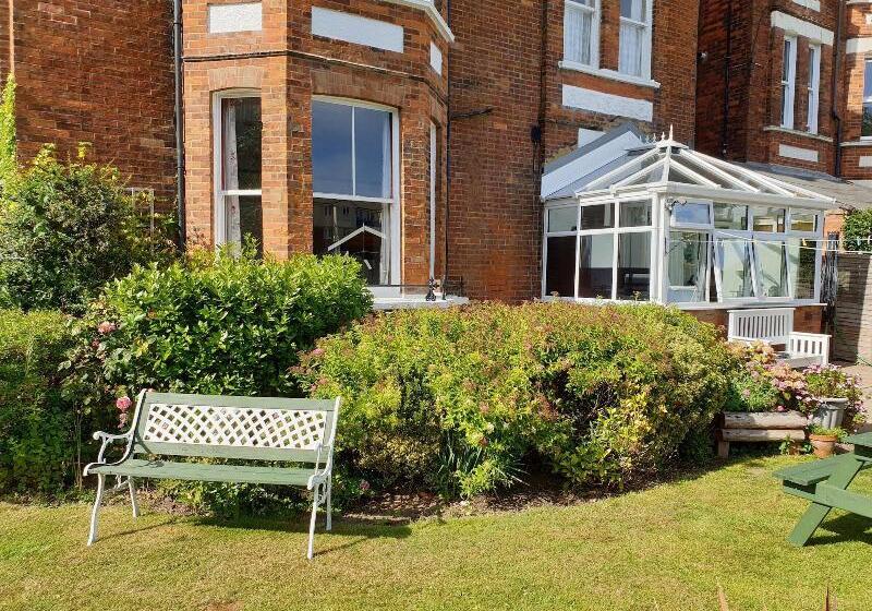 בית מלון כפרי The Wycliffe