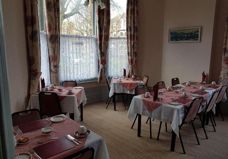 בית מלון כפרי The Wycliffe