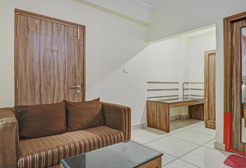 ホテル Treebo Komfort Suites, 3 Km From Mysore Palace