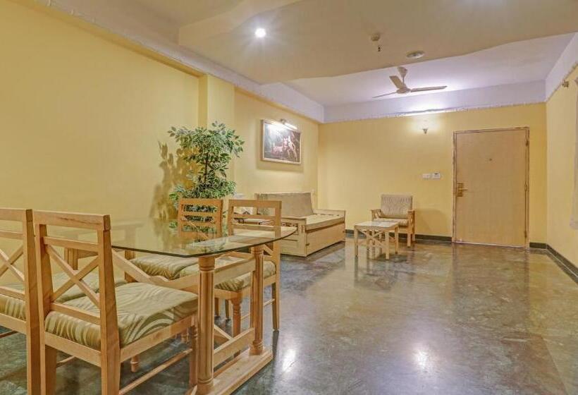 ホテル Treebo Komfort Suites, 3 Km From Mysore Palace