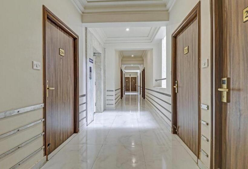 ホテル Treebo Komfort Suites, 3 Km From Mysore Palace