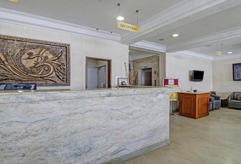 ホテル Treebo Komfort Suites, 3 Km From Mysore Palace