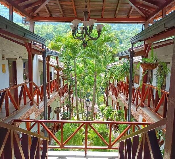 هتل Verano Resort San Gil