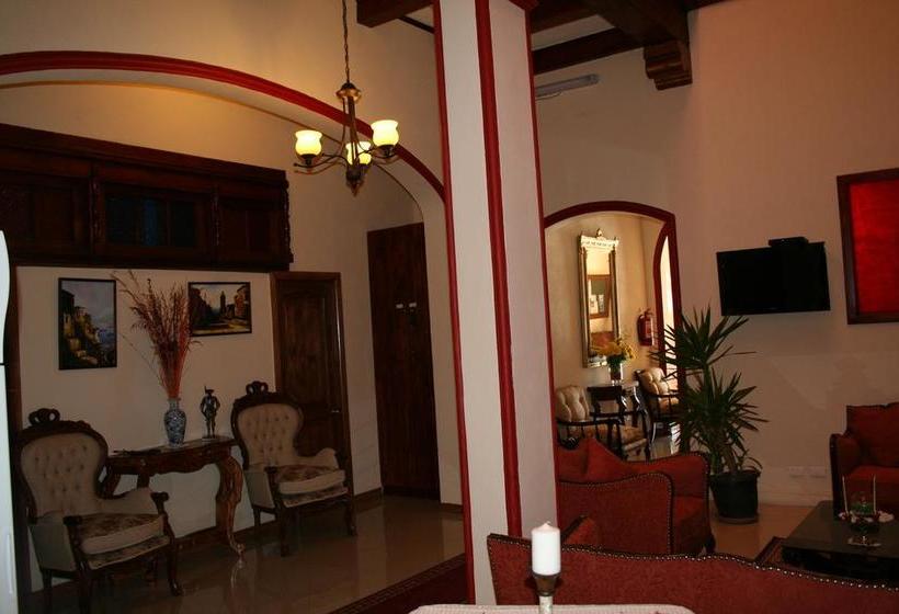 هتل Victoria Hostal
