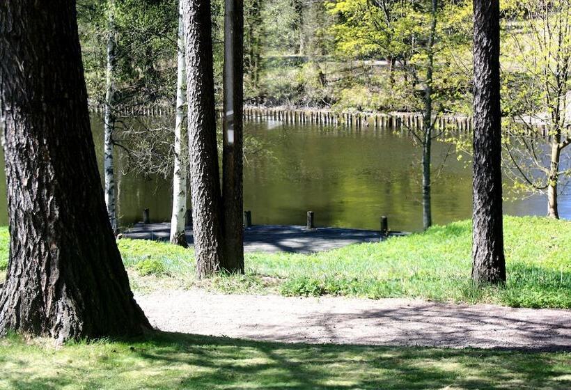 Kartanohotelli Karhulan Hovi