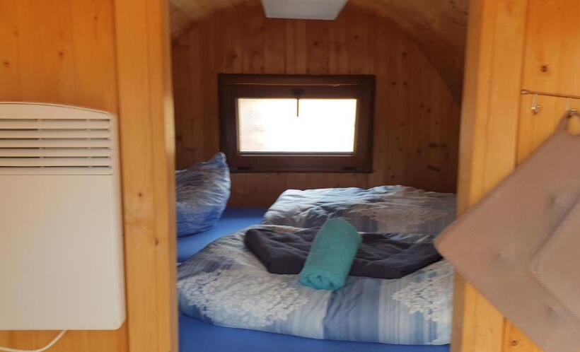 Mini Hotel übernachten Im Gurkenfass