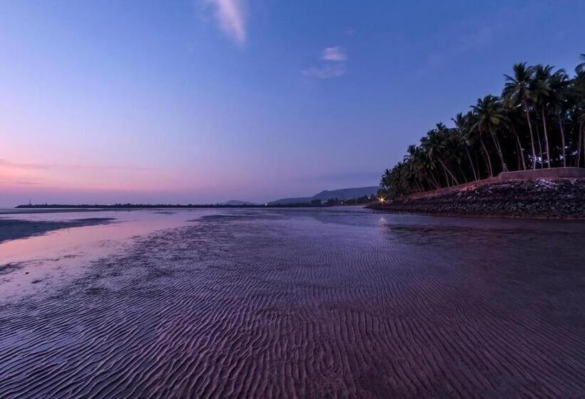 Saffronstays Little Paradise, Murud