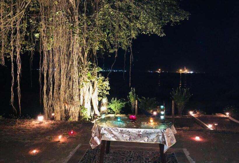 Saffronstays Little Paradise, Murud