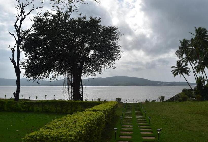 Saffronstays Little Paradise, Murud