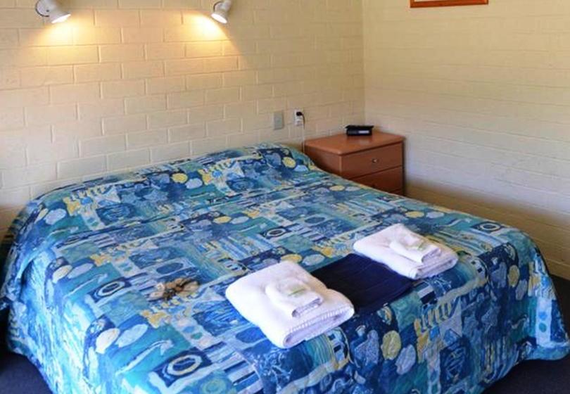 Skenes Creek Lodge Motel And Restaurant