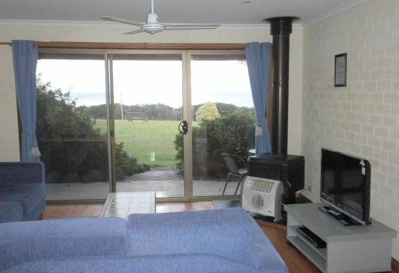 Skenes Creek Lodge Motel And Restaurant