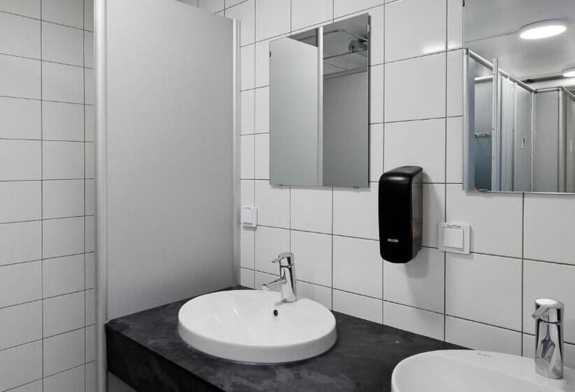 Skeppsdockans Vandrarhem