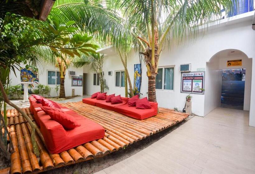 הוסטל Boracay Backpackers