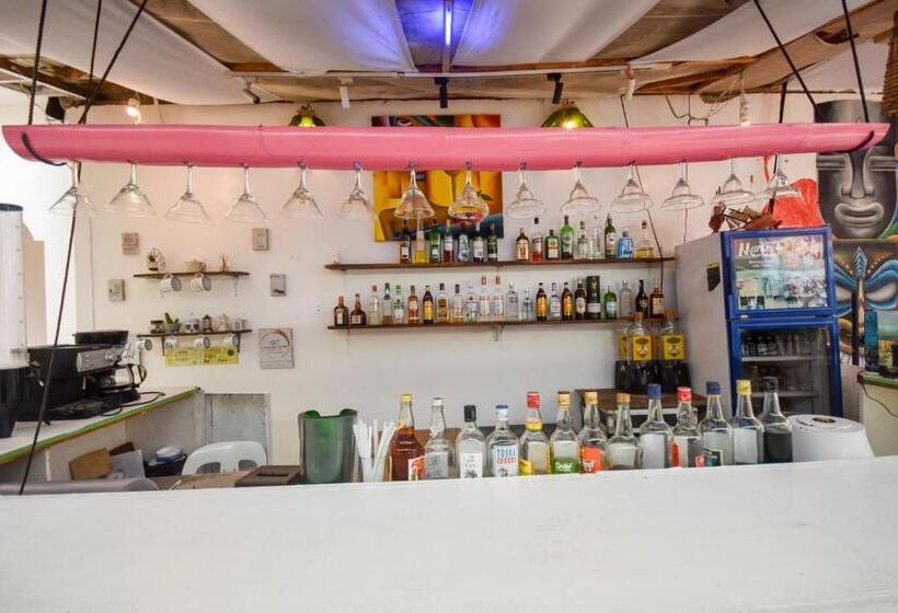 הוסטל Boracay Backpackers