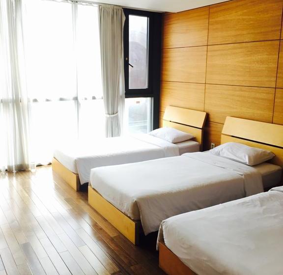 הוסטל Guesthouse Jijihyang